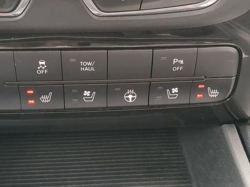 Used 2013 RAM 1500 Sport w/ Sport Premium Group image 27