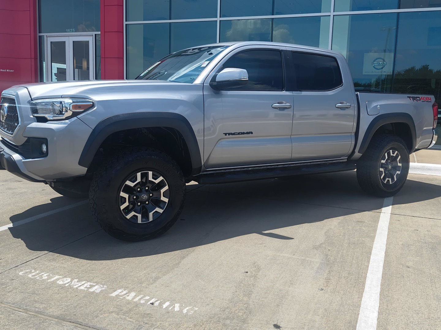 Used 2019 Toyota Tacoma TRD Off-Road AWD/4WD image 2