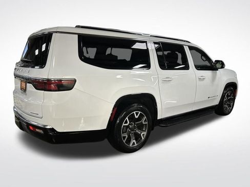 Certified 2024 Jeep Wagoneer L Series III w/ Flexible Seating Group AWD/4WD image 5