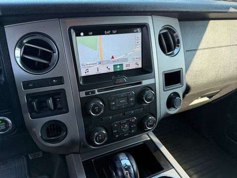 Used 2017 Ford Expedition Limited w/ Equipment Group 301A RWD image 19