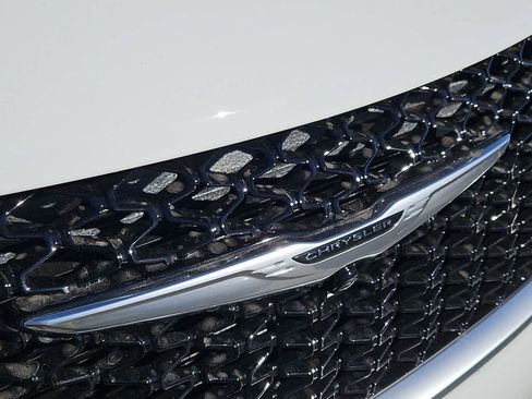 New 2026 Chrysler Pacifica Pinnacle image 11