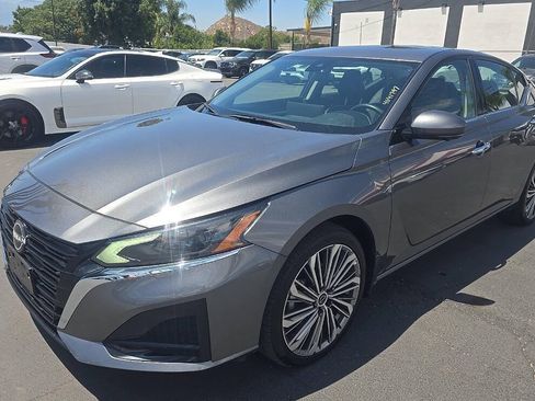 Used 2024 Nissan Altima 2.5 SL AWD/4WD image 5