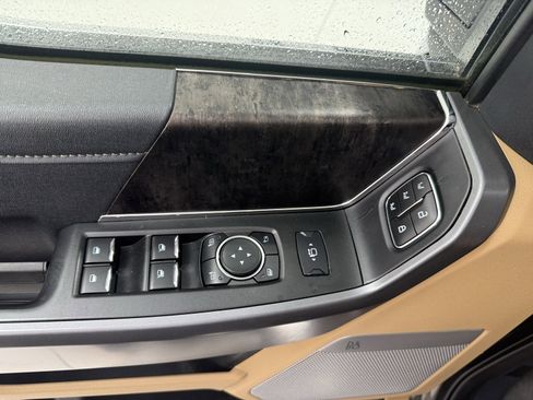 Used 2025 Ford F350 Lariat w/ Chrome Package image 15