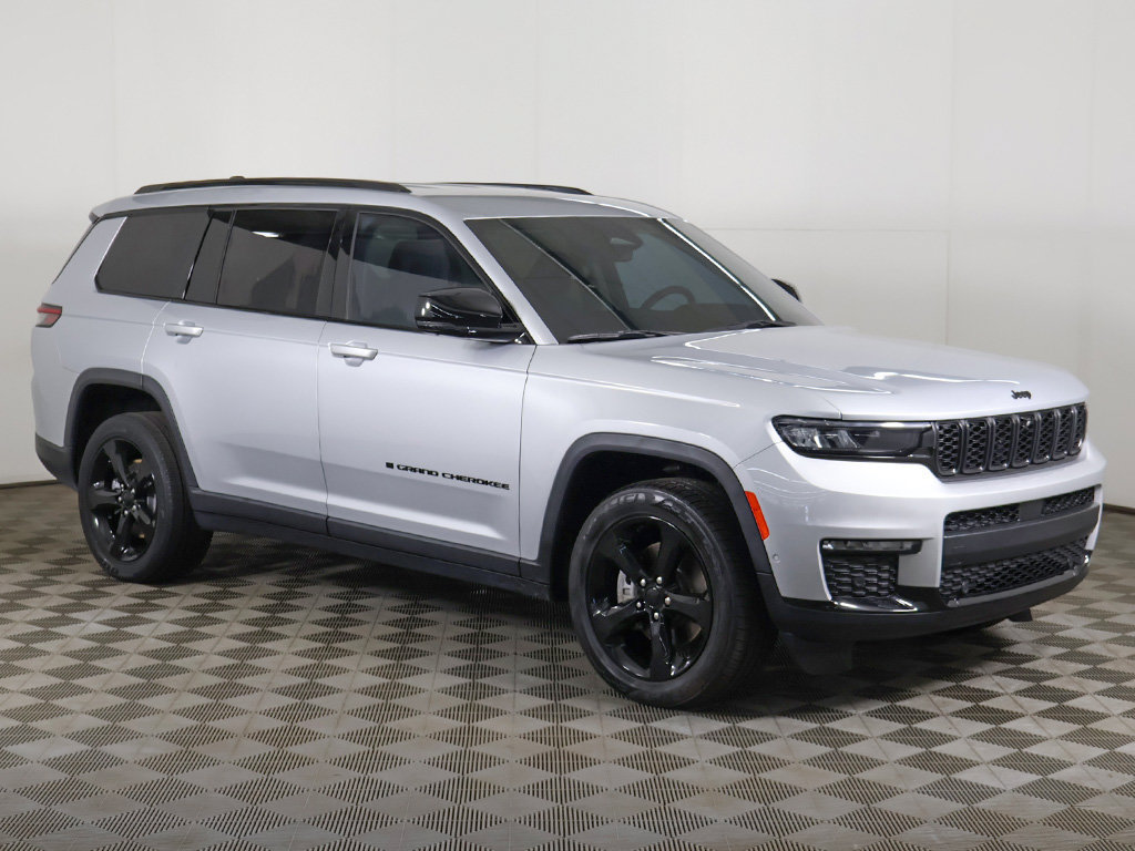 Used 2023 Jeep Grand Cherokee L Limited w/ Luxury Tech Group II AWD/4WD image 2