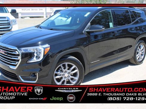 Used 2024 GMC Terrain SLT FWD image 1