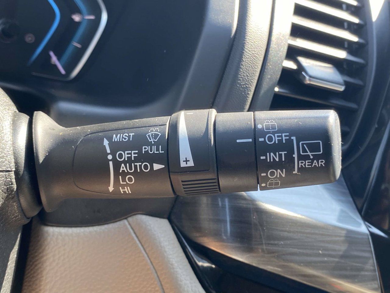 Used 2022 Honda Odyssey Elite image 35