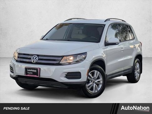 Used 2017 Volkswagen Tiguan S image 1