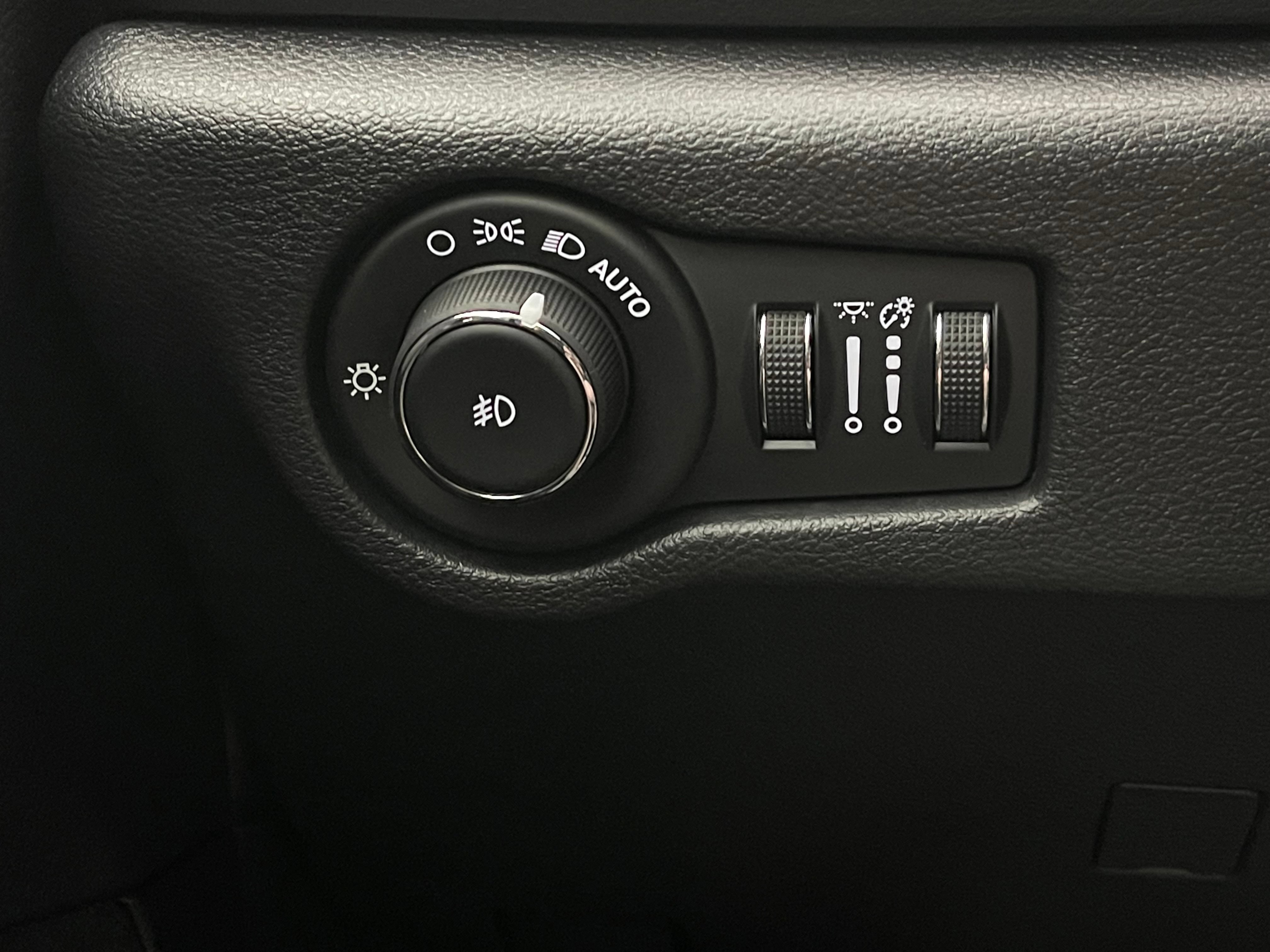 Used 2020 Chrysler Pacifica Touring-L Plus w/ S Appearance Package FWD image 22