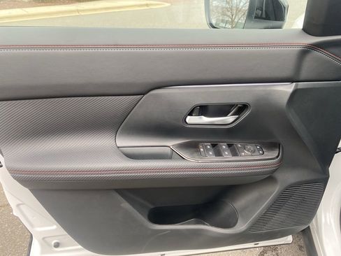 New 2026 Nissan Kicks SR w/ SR Premium Package FWD image 10