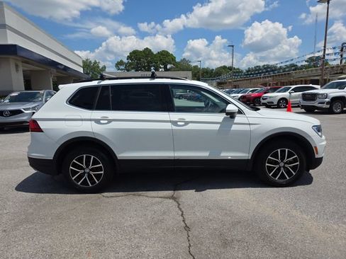 Used 2021 Volkswagen Tiguan SE AWD/4WD image 3