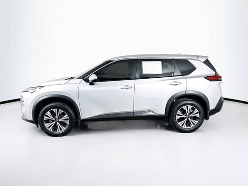 Used 2022 Nissan Rogue SV image 3