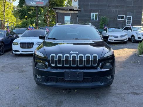 Used 2014 Jeep Cherokee Latitude w/ Comfort/Convenience Group FWD image 11