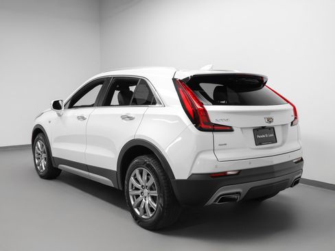 Used 2021 Cadillac XT4 Premium Luxury w/ Cold Weather Package AWD/4WD image 3