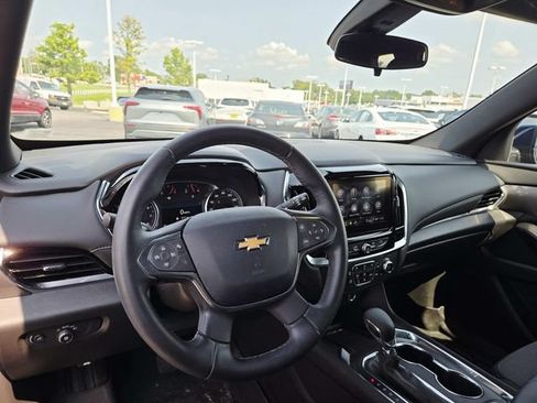 Used 2023 Chevrolet Traverse LT AWD/4WD image 6