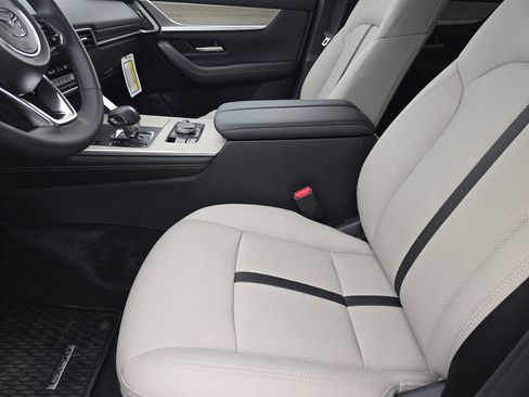 Certified 2025 MAZDA CX-90 Plug-In Hybrid w/Premium Sport image 9