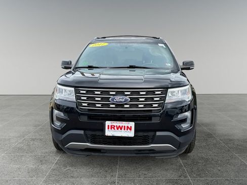 Used 2017 Ford Explorer XLT FWD image 9