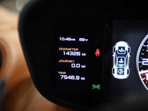 Used 2017 McLaren 570S RWD image 21