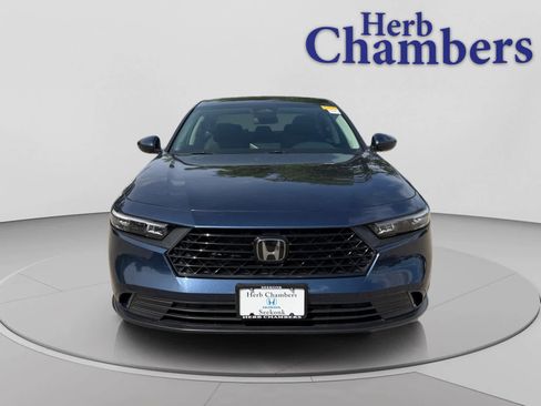 Used 2023 Honda Accord EX image 2