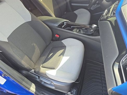 Used 2019 Toyota C-HR XLE FWD image 14
