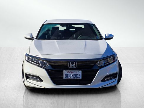 Used 2018 Honda Accord Sport image 2