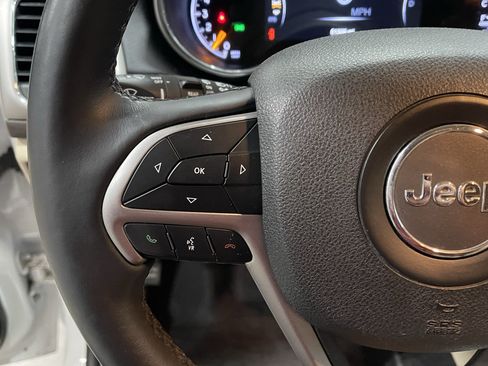 Used 2018 Jeep Grand Cherokee Laredo AWD/4WD image 21