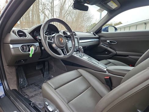 Used 2017 Porsche 718 Cayman image 4