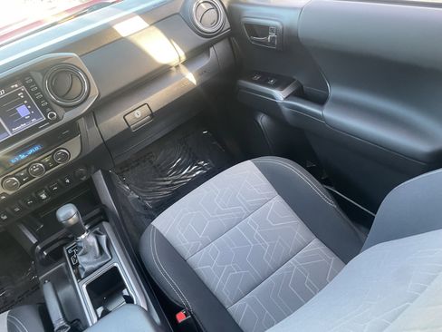 Used 2023 Toyota Tacoma TRD Sport image 15