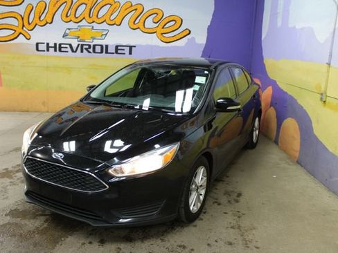 Used 2016 Ford Focus SE FWD image 4