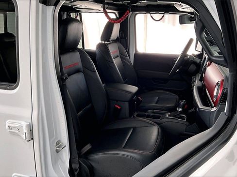 Used 2023 Jeep Gladiator Rubicon w/ Cold Weather Group image 6