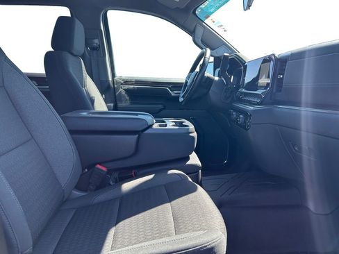 Used 2023 Chevrolet Silverado 1500 LT AWD/4WD image 17