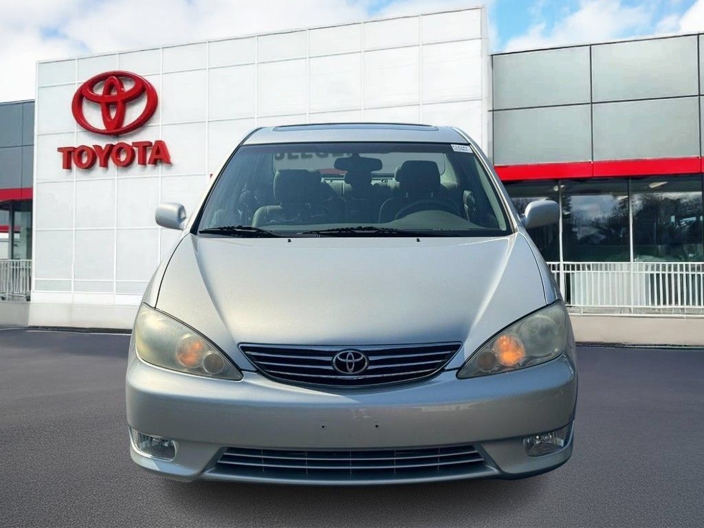 Used 2005 Toyota Camry XLE w/ XLE Premium Plus Pkg FWD image 11
