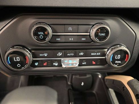 New 2025 Ford Bronco Badlands image 36