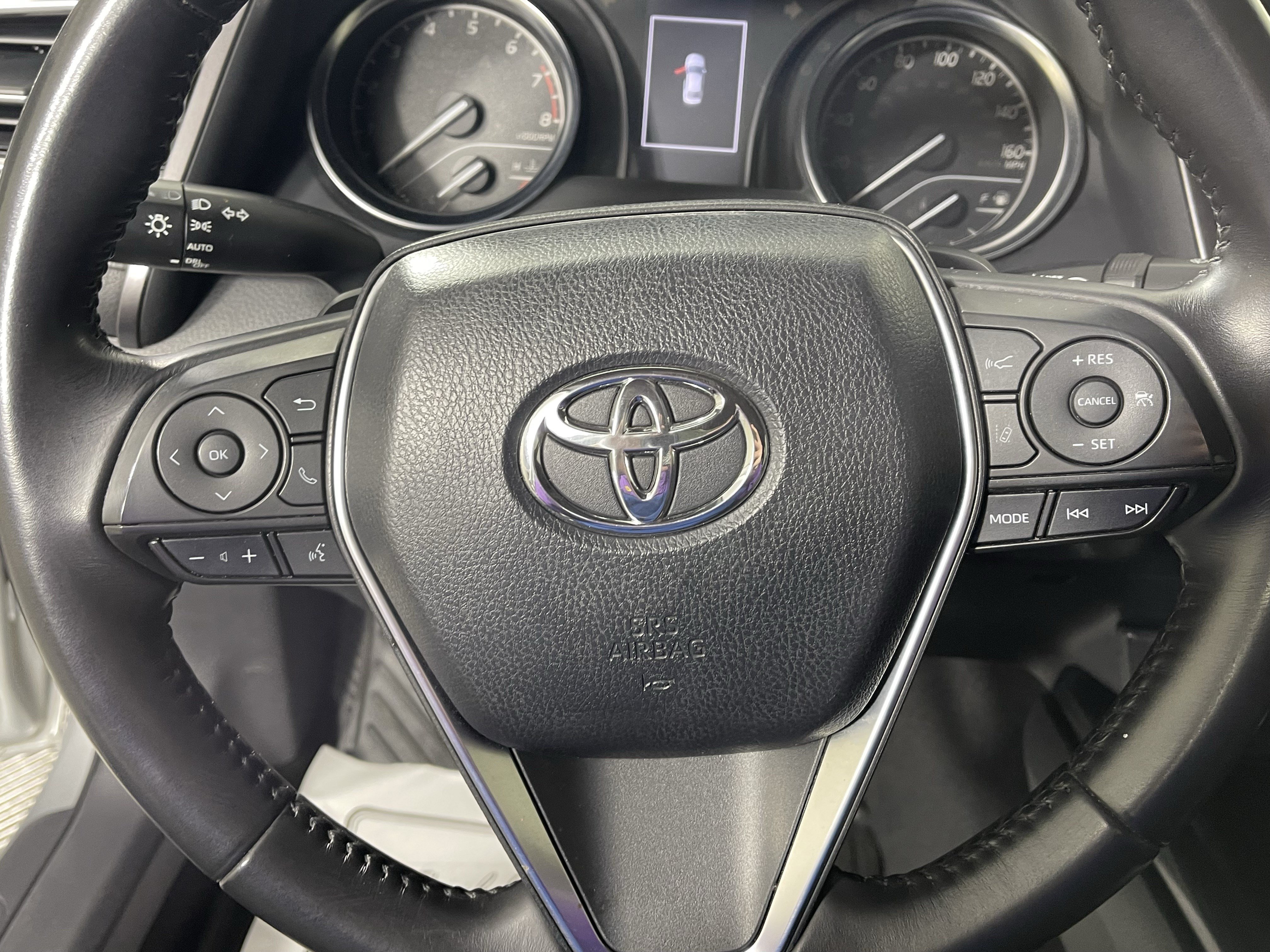 Used 2018 Toyota Camry SE FWD image 18