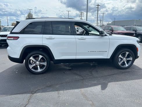 Certified 2023 Jeep Grand Cherokee Limited w/ Trailer Tow Prep Group (B) AWD/4WD image 8