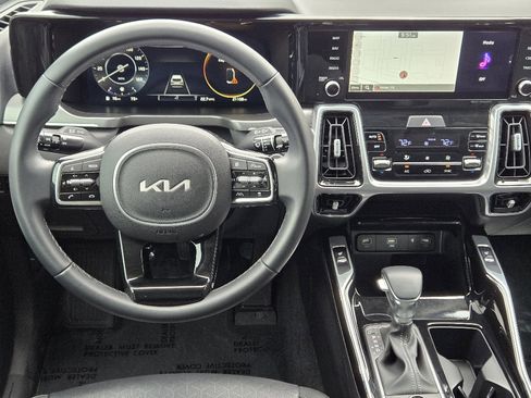 Certified 2023 Kia Sorento SX image 10