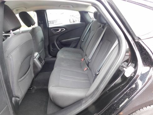 Used 2017 Chrysler 200 LX image 5