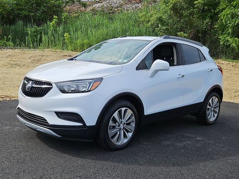 Certified 2019 Buick Encore Preferred FWD image 3