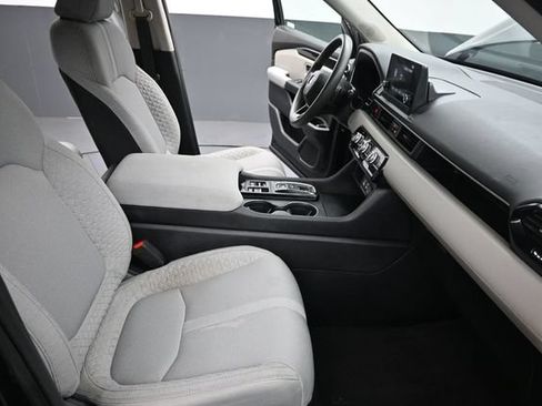 Used 2023 Honda Pilot LX image 19