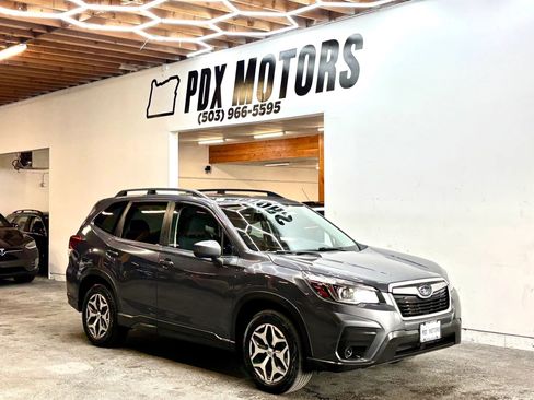 Used 2020 Subaru Forester Premium AWD/4WD image 1