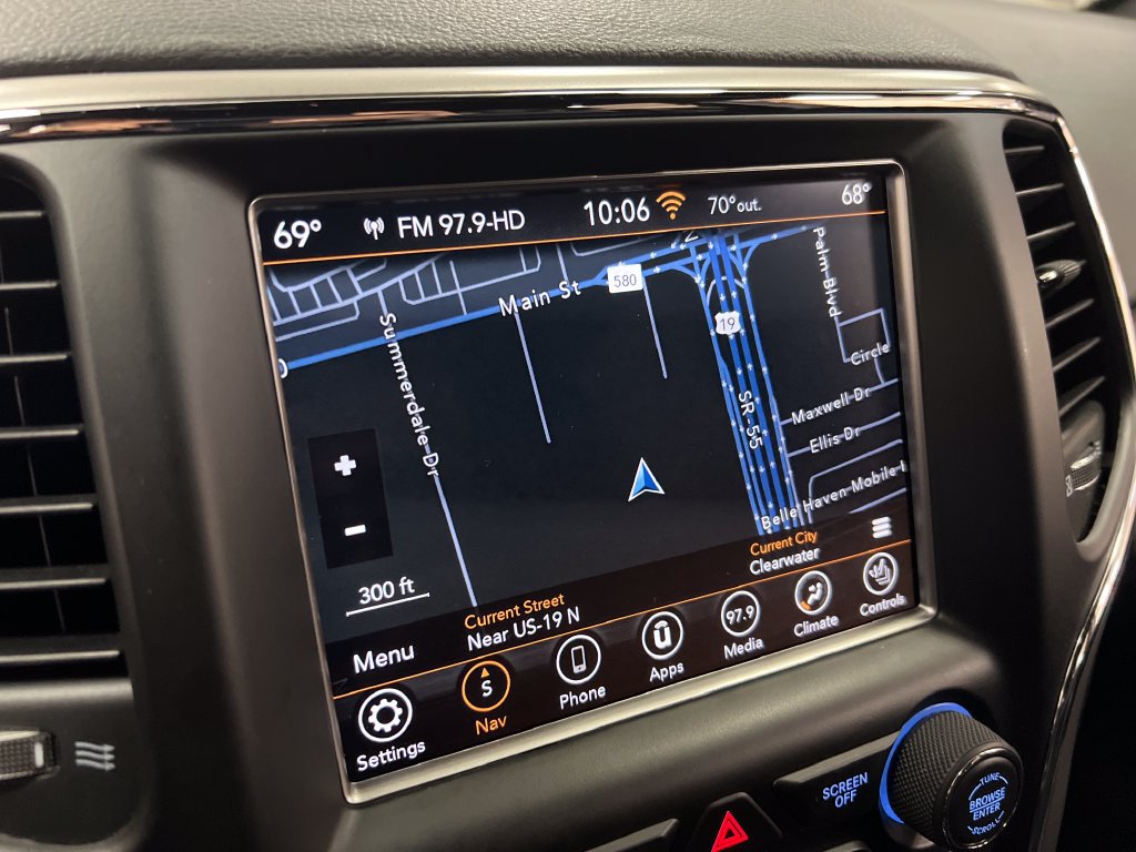 Used 2018 Jeep Grand Cherokee Laredo RWD image 19