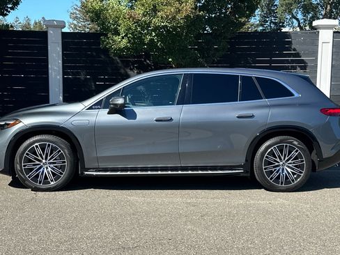 Used 2023 Mercedes-Benz EQS 580 4MATIC SUV image 2