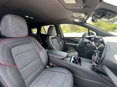 New 2025 Chevrolet Blazer EV RS image 10