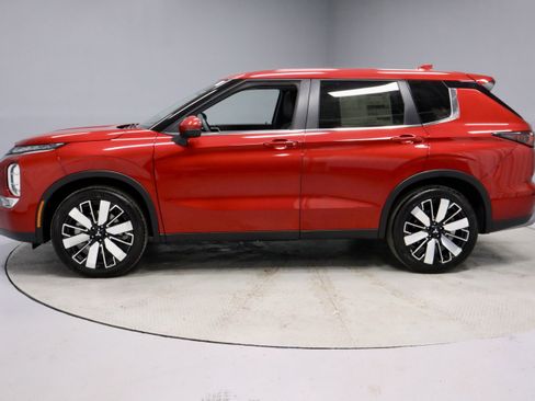 New 2026 Mitsubishi Outlander SE image 5