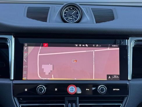 New 2026 Porsche Macan image 26