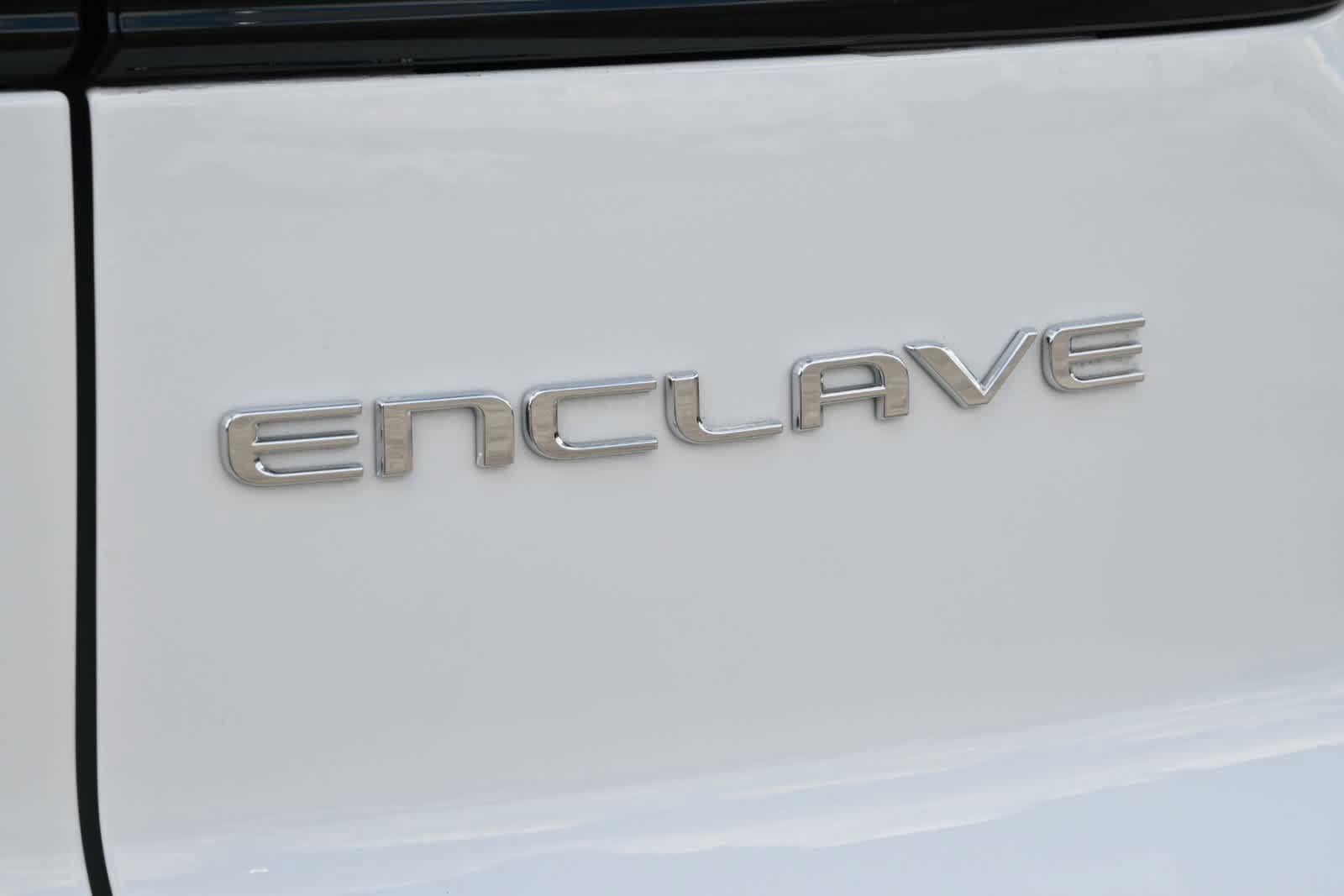 Used 2025 Buick Enclave Sport Touring FWD image 19