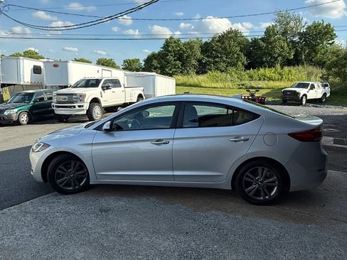 Used 2017 Hyundai Elantra SE w/ SE A/T Tech Package 03 FWD image 5