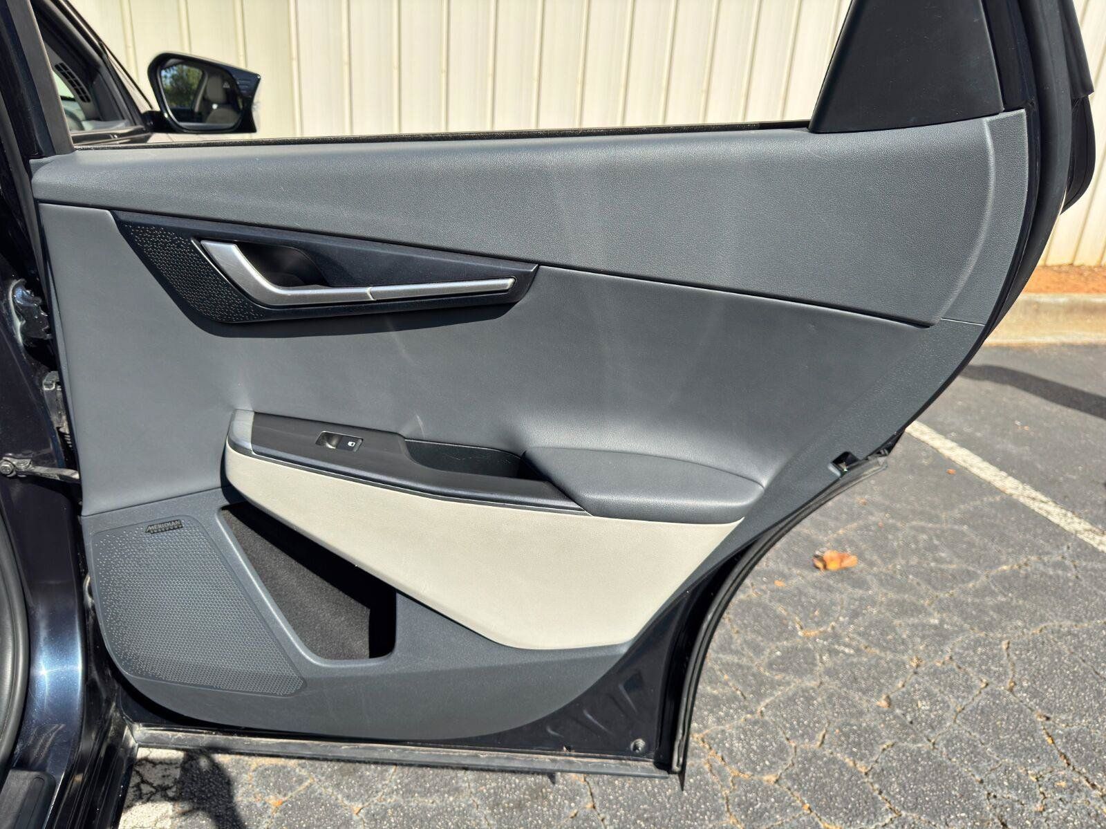 Used 2022 Kia EV6 Wind RWD image 45