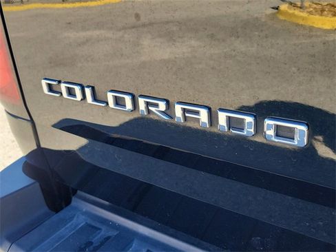Used 2022 Chevrolet Colorado LT image 8