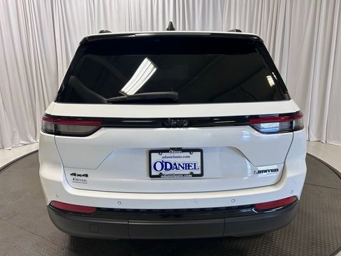 Used 2023 Jeep Grand Cherokee Limited image 28