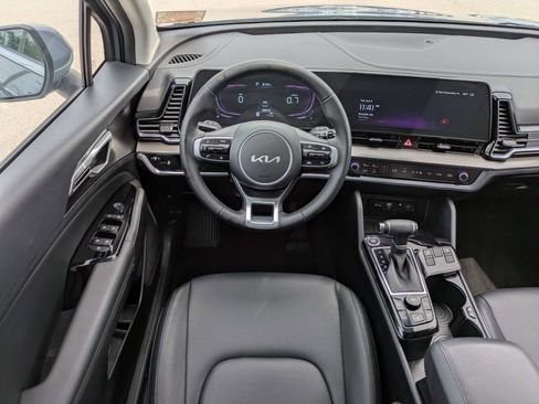 Used 2025 Kia Sportage EX FWD image 20